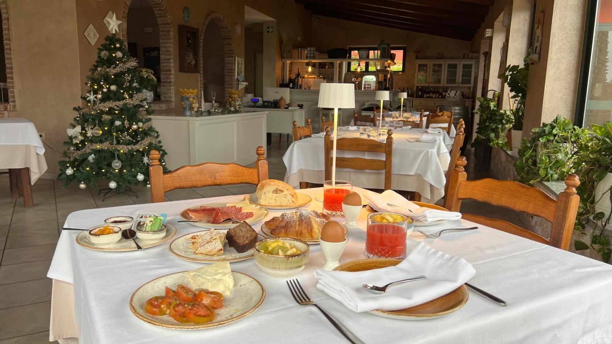 Borgo Di Santa Barbara Hotel 4*